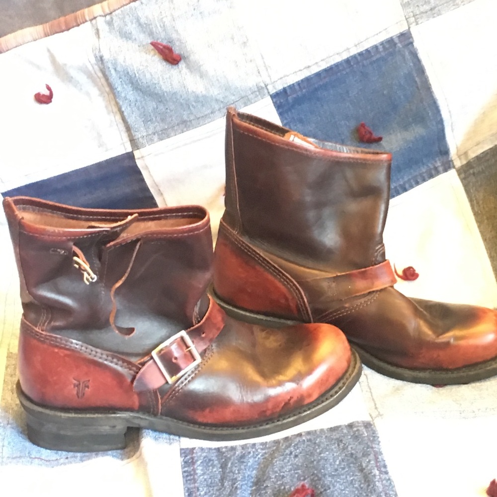 Gorgeous Leather Booties Frye Vicky 6” in Cognac